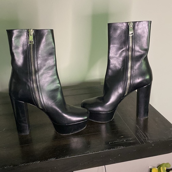 Gucci Black Leather Platform Boots - Picture 10 of 10